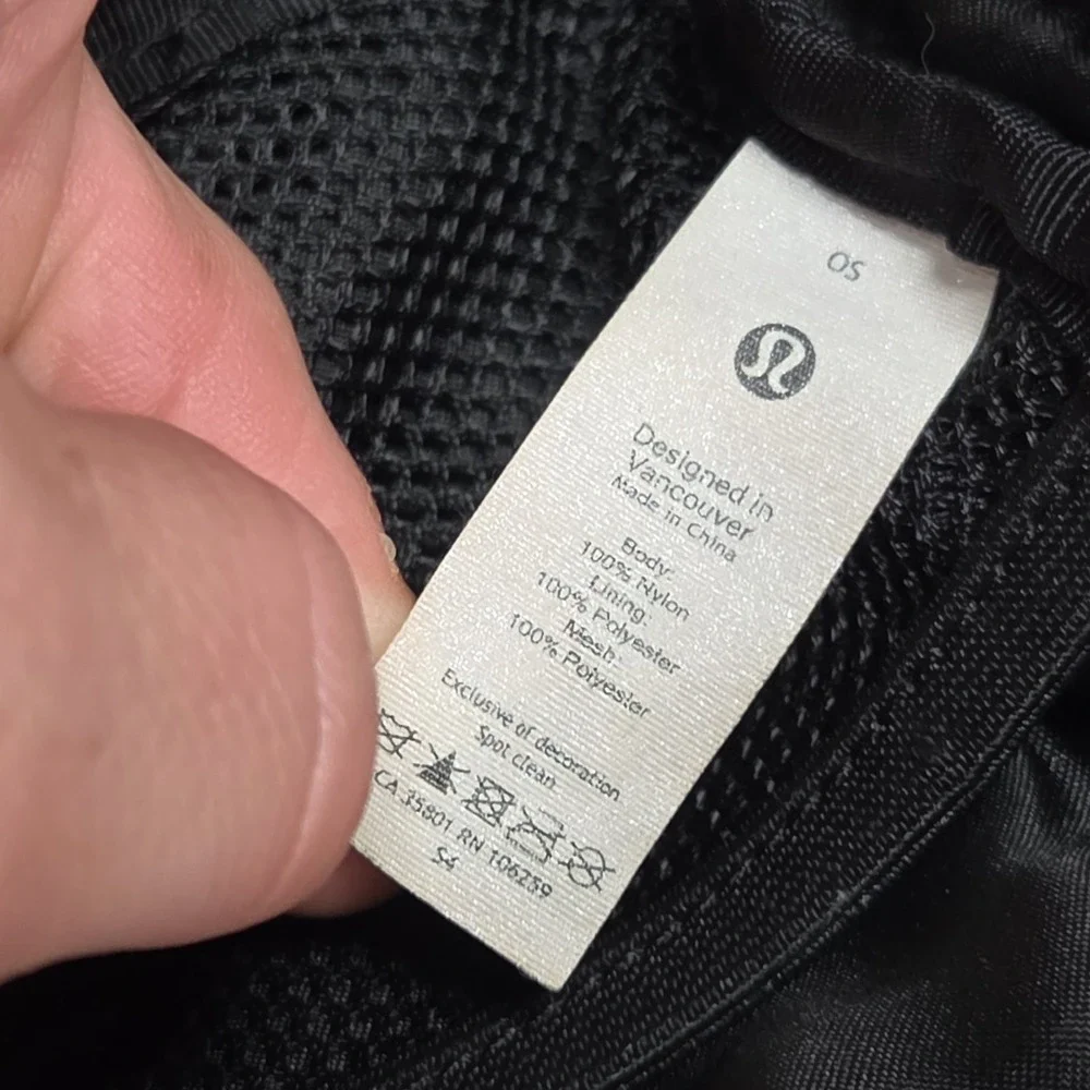 Lululemon Everywhere Belt Bag Unisex Black Adjustable Strap Fanny Pack Stretch